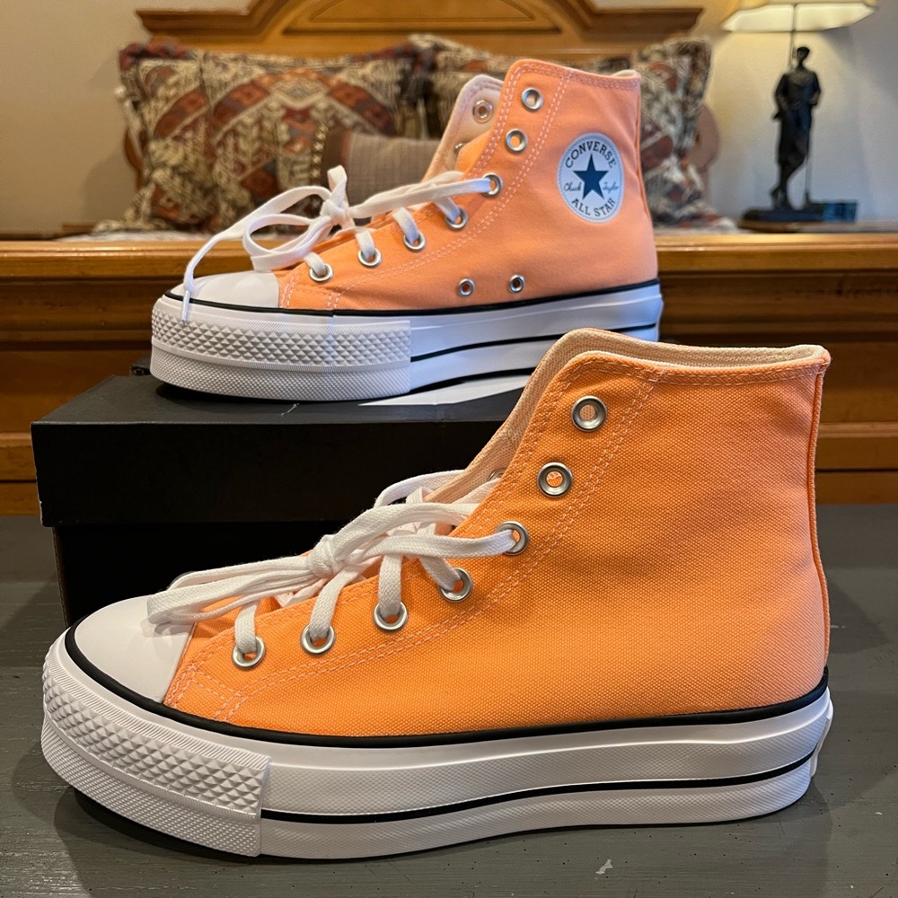 *SOLD* NEW Converse Chuck Taylor All Star Lift Platform Sneakers Seasonal Color - Picture 3 of 11